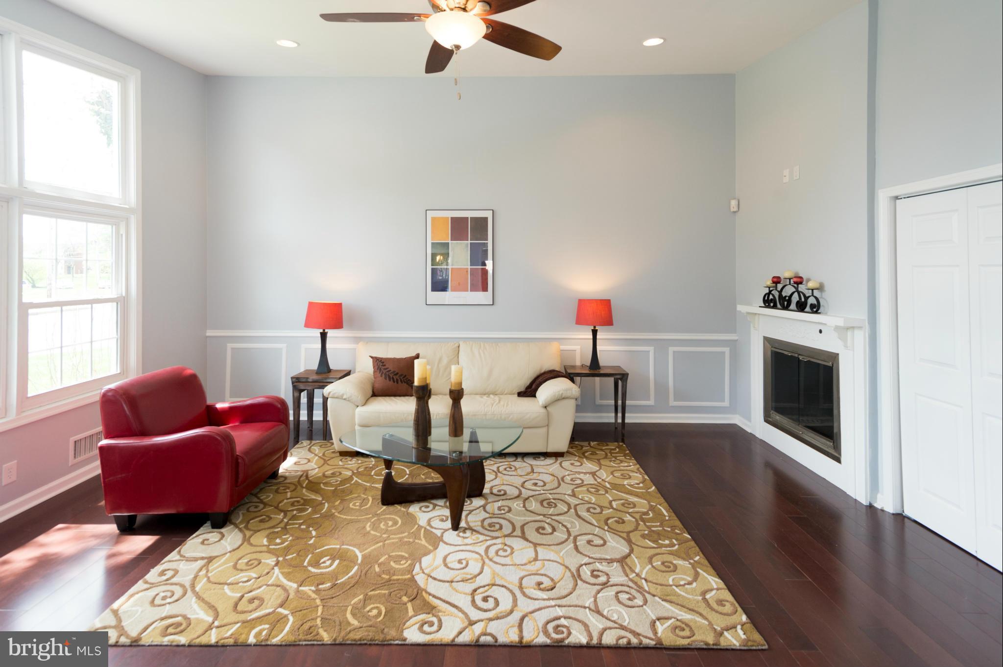 4526 Old Court Road Baltimore, MD 21208 - Photo 5 of 30 Living Room