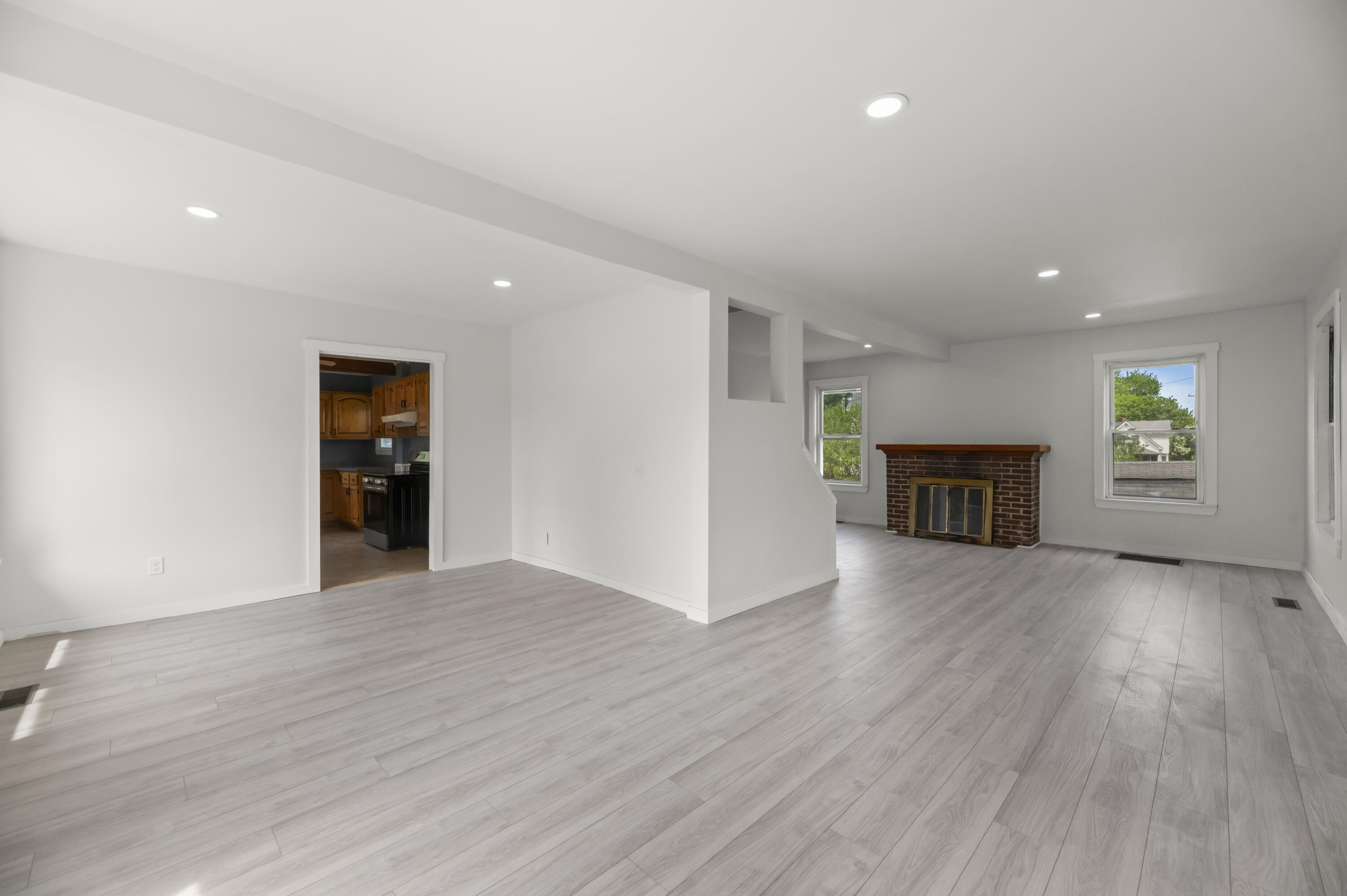 826 Riverside Drive Augusta, ME 04330 - Photo 13 of 34 DSC_2040