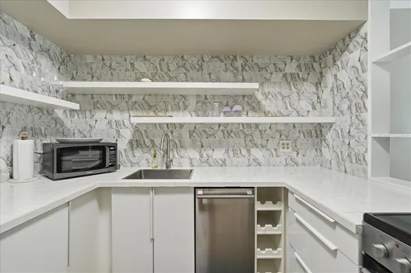 $1,500 | 2400 Franciscan Drive, Unit 38, Clearwater, FL 33763