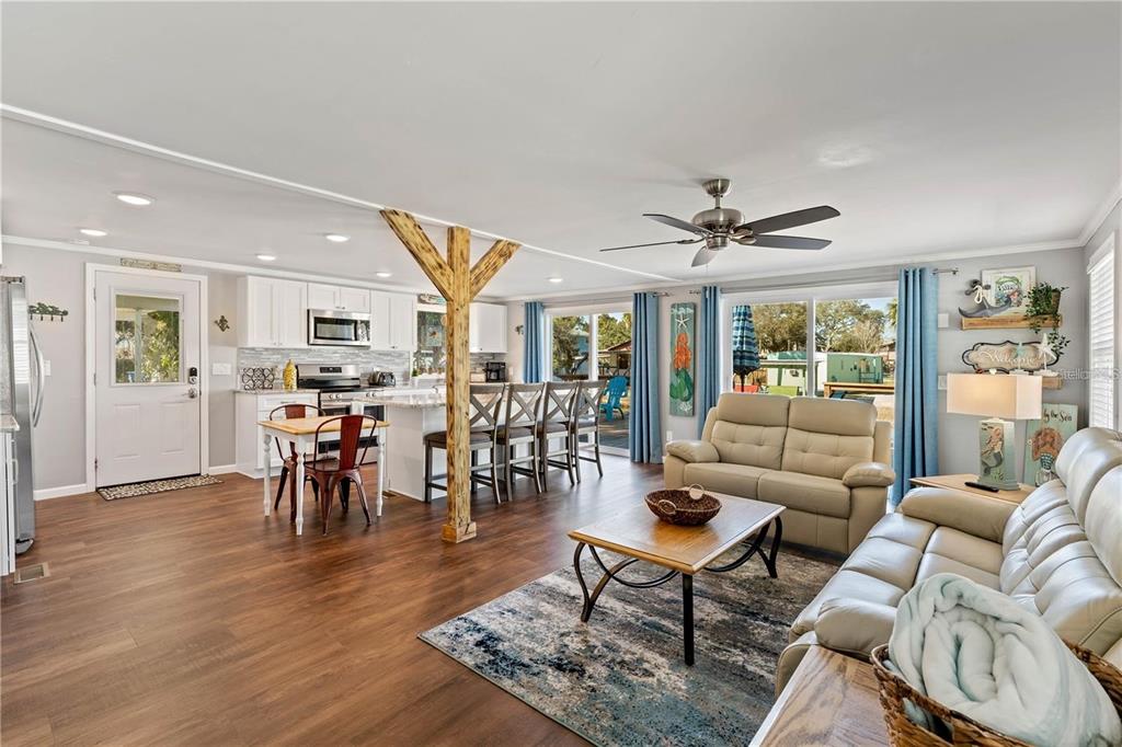 6051 Colony Circle Weeki Wachee, FL 34607 - Photo 7 of 44