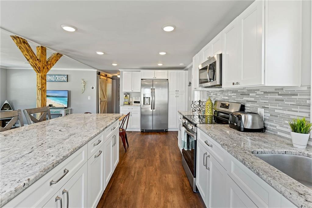 6051 Colony Circle Weeki Wachee, FL 34607 - Photo 9 of 44