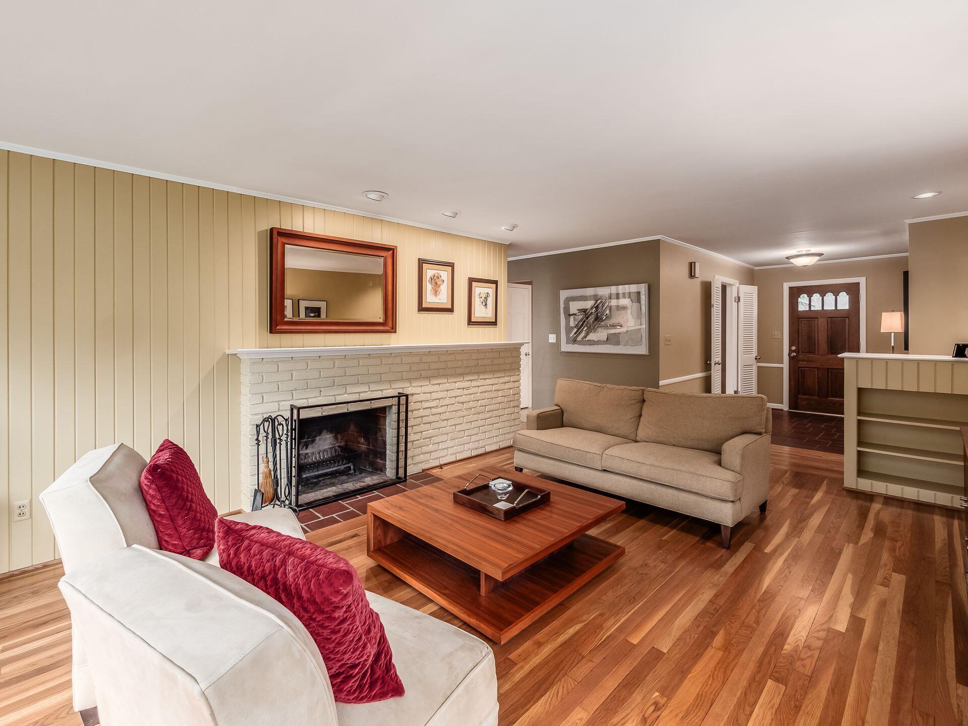2080 Chardon Road Columbus, OH 43220 - Photo 11 of 115 Family Room