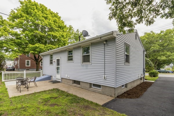 237 Mendon Road Attleboro, MA 02703 - Photo 21 of 25 Gallery Image 21