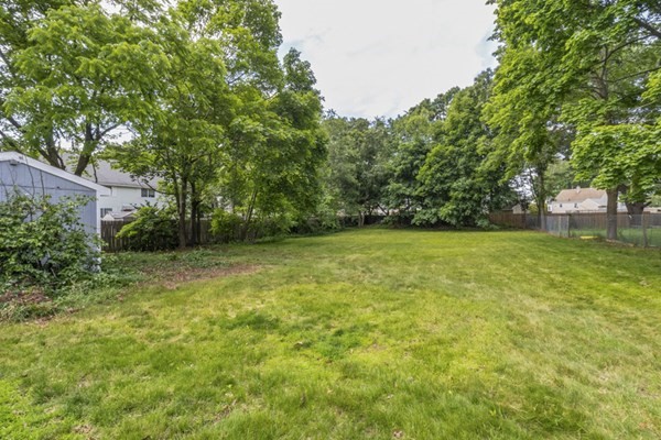 237 Mendon Road Attleboro, MA 02703 - Photo 23 of 25 Gallery Image 23