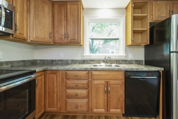 237 Mendon Road Attleboro, MA 02703 - Photo 8 of 25 Gallery Image 8
