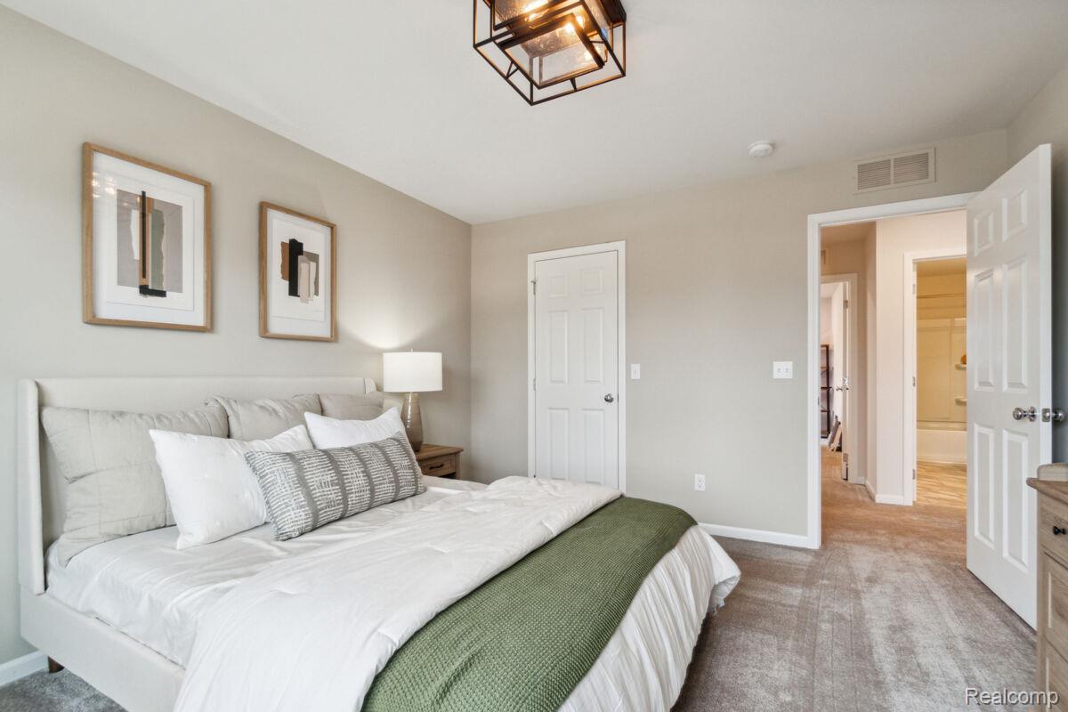 4145 Sedgeview Howell, MI 48855 - Photo 14 of 20 13 - Bedroom.jpg