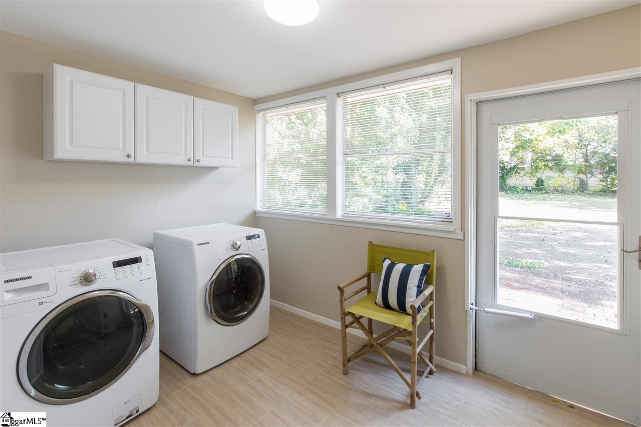 221 Grove Road Greenville, SC 29605 - Photo 14 of 24