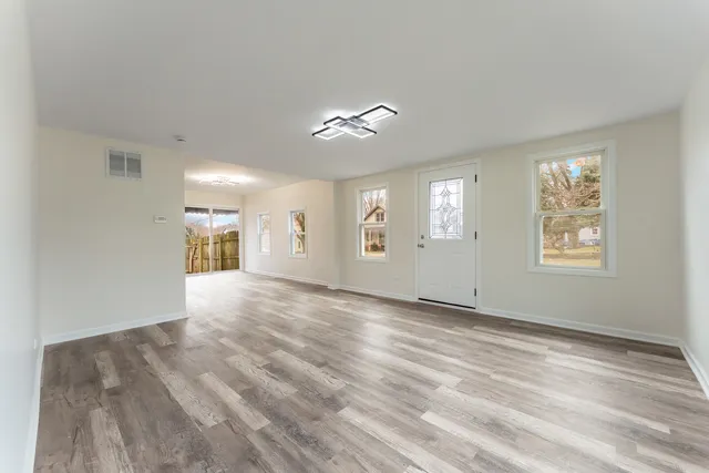 $329,000 | 142 Jefferson Street, Montgomery, IL 60538