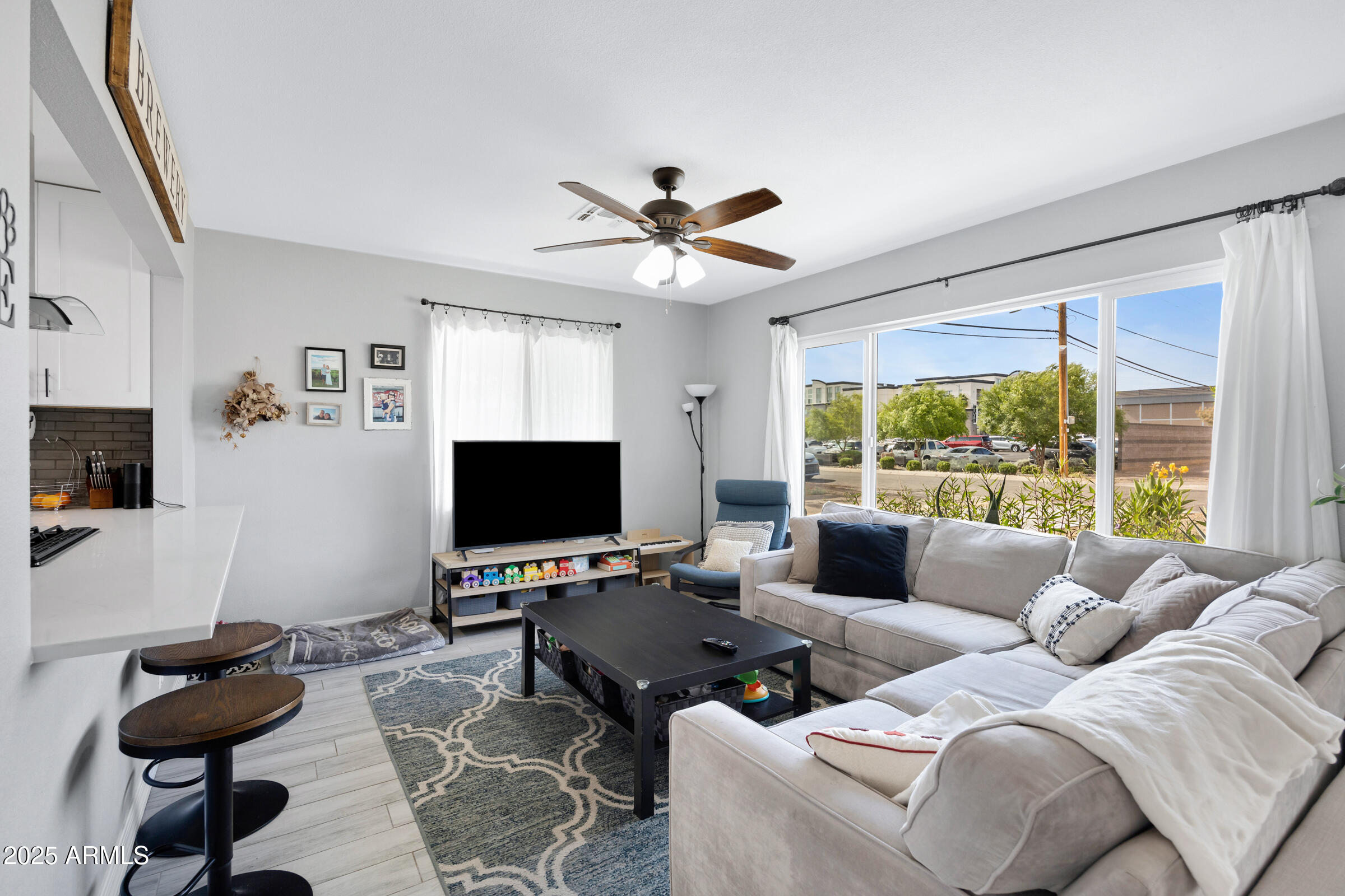 1615 East Roma Avenue Phoenix, AZ 85016 - Photo 4 of 28 1615 E Roma Ave-8