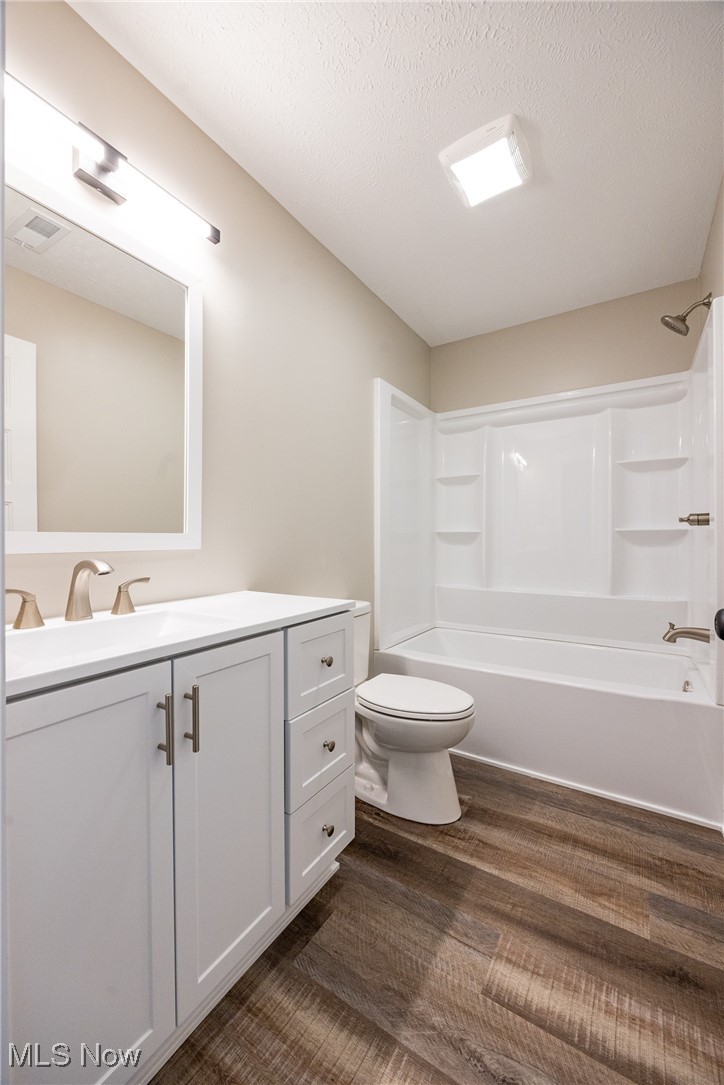 861 Lloyd Road Wickliffe, OH 44092 - Photo 32 of 36 2nd floor hall full bath