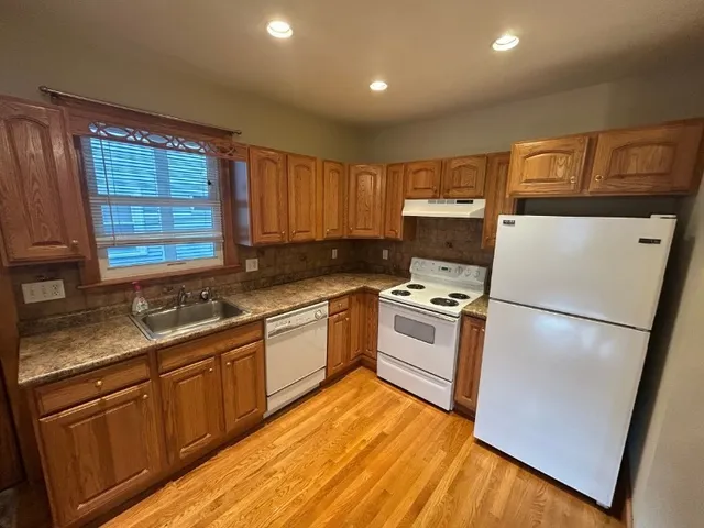 $2,950 | 32 Adams Street, Unit 1, Arlington, MA 02474