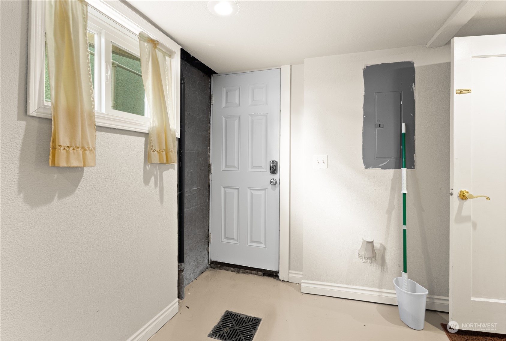 2521 Dean Avenue Bellingham, WA 98225 - Photo 29 of 36