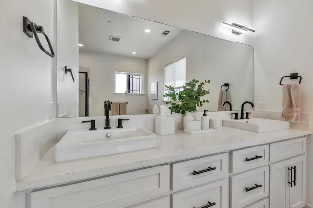 $3,399,999 | 10055 Foothill Avenue, Gilroy, CA 95020