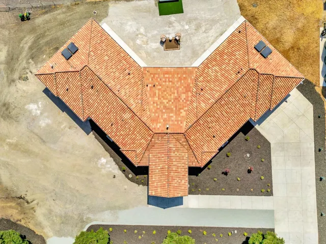 $3,399,999 | 10055 Foothill Avenue, Gilroy, CA 95020