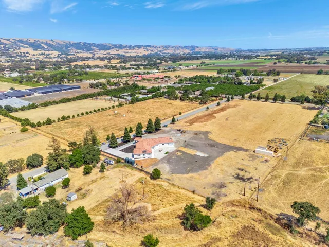 $3,399,999 | 10055 Foothill Avenue, Gilroy, CA 95020