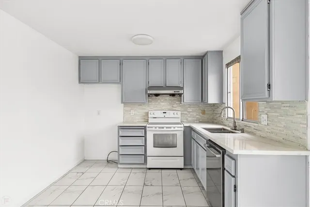 $329,000 | 304 Los Verdes Court, Modesto, CA 95354