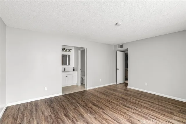 $329,000 | 304 Los Verdes Court, Modesto, CA 95354