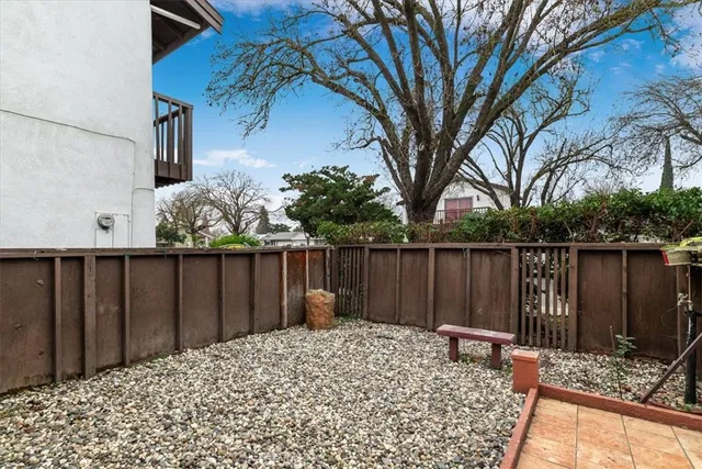 $329,000 | 304 Los Verdes Court, Modesto, CA 95354