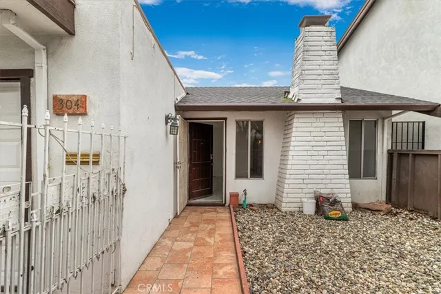 $329,000 | 304 Los Verdes Court, Modesto, CA 95354