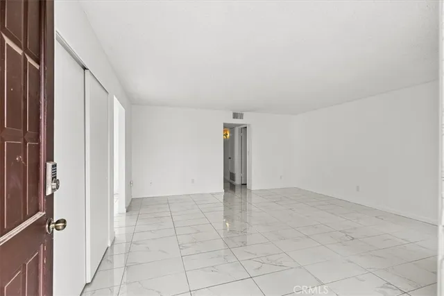 $329,000 | 304 Los Verdes Court, Modesto, CA 95354