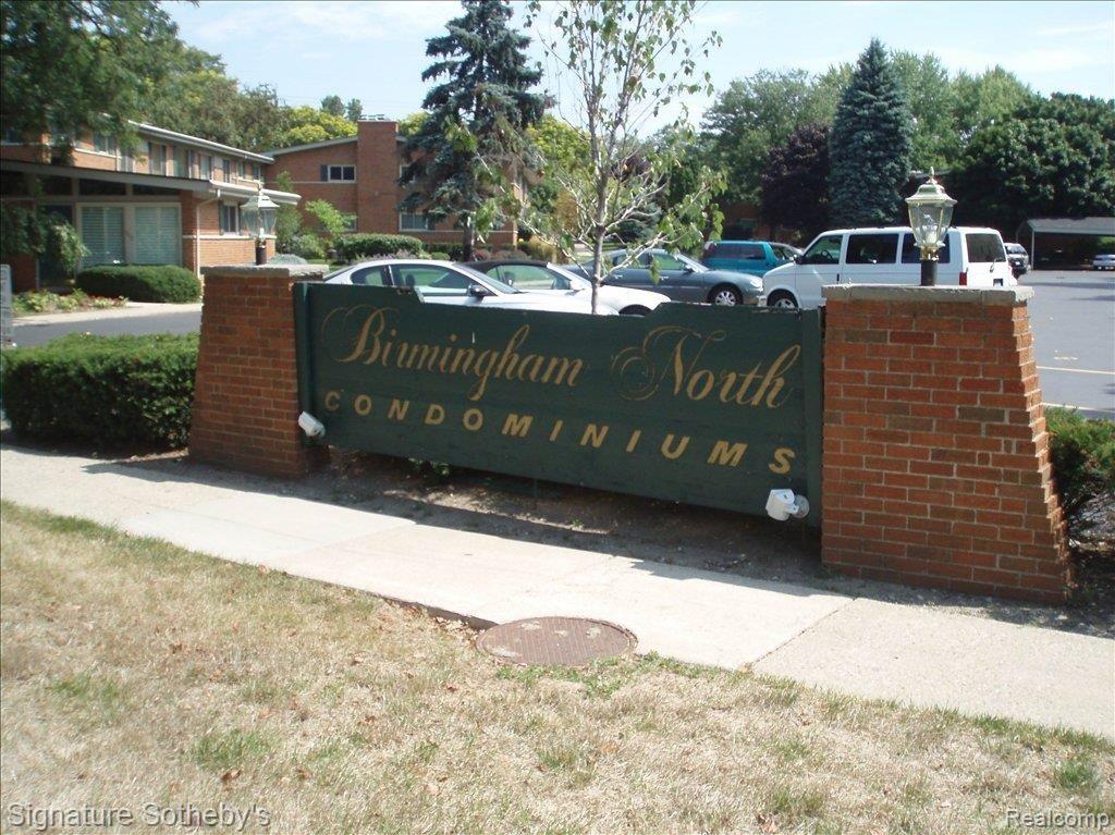 982 North Adams Road, Unit 4 Birmingham, MI 48009 - Photo 6 of 8 Entrance
