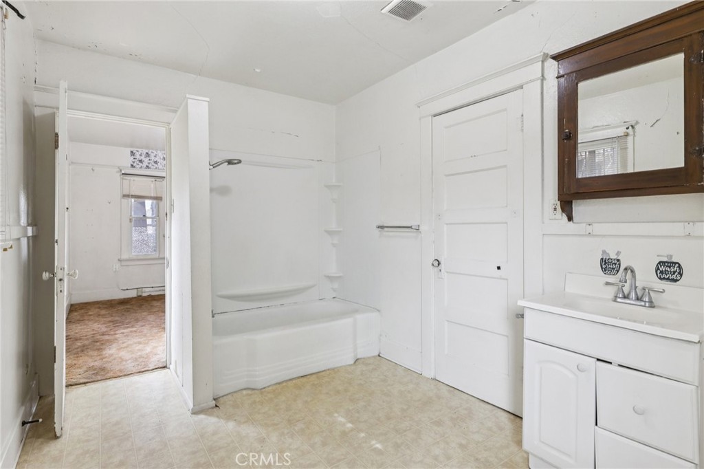 220 South State Street Hemet, CA 92543 - Photo 16 of 19