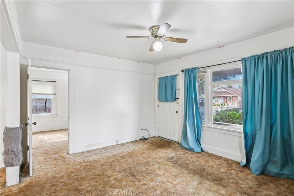 220 South State Street Hemet, CA 92543 - Photo 4 of 19