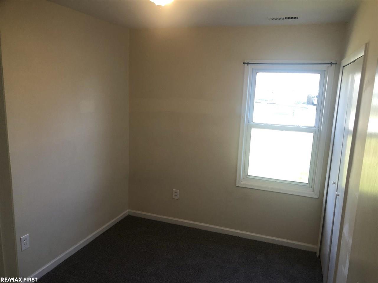 25189 Hayes Road Warren, MI 48089 - Photo 10 of 15 50062569-9.JPG