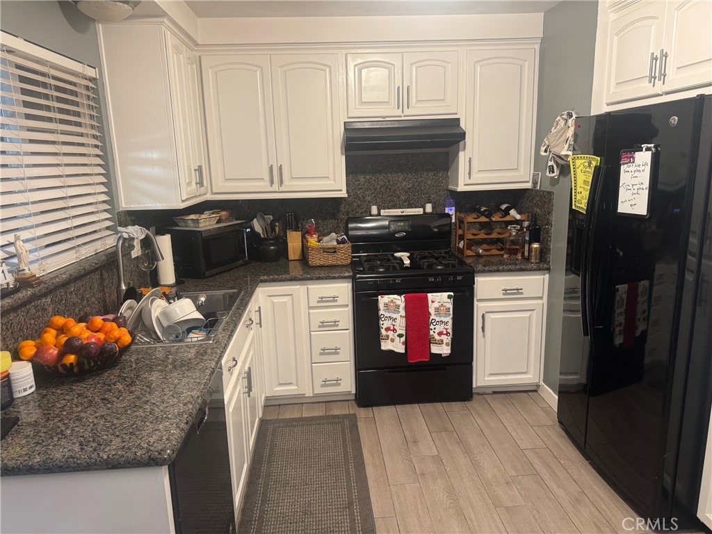 1474 Platt Circle Corona, CA 92882 - Photo 3 of 13