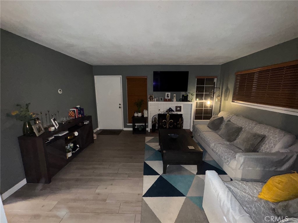 1474 Platt Circle Corona, CA 92882 - Photo 5 of 13