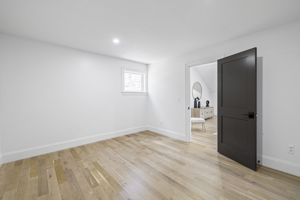 5 Colchester Road Weston, MA 02493 - Photo 23 of 42