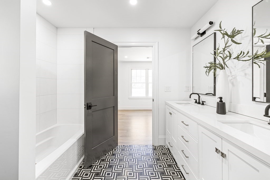 5 Colchester Road Weston, MA 02493 - Photo 31 of 42