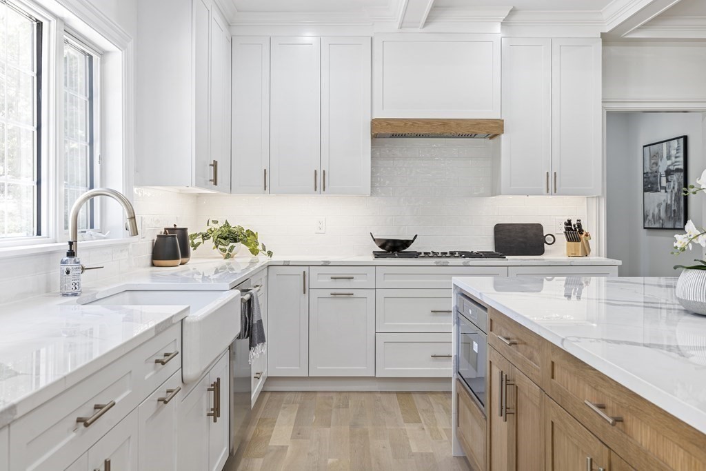 5 Colchester Road Weston, MA 02493 - Photo 6 of 42