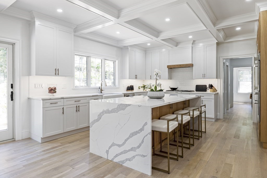 5 Colchester Road Weston, MA 02493 - Photo 9 of 42