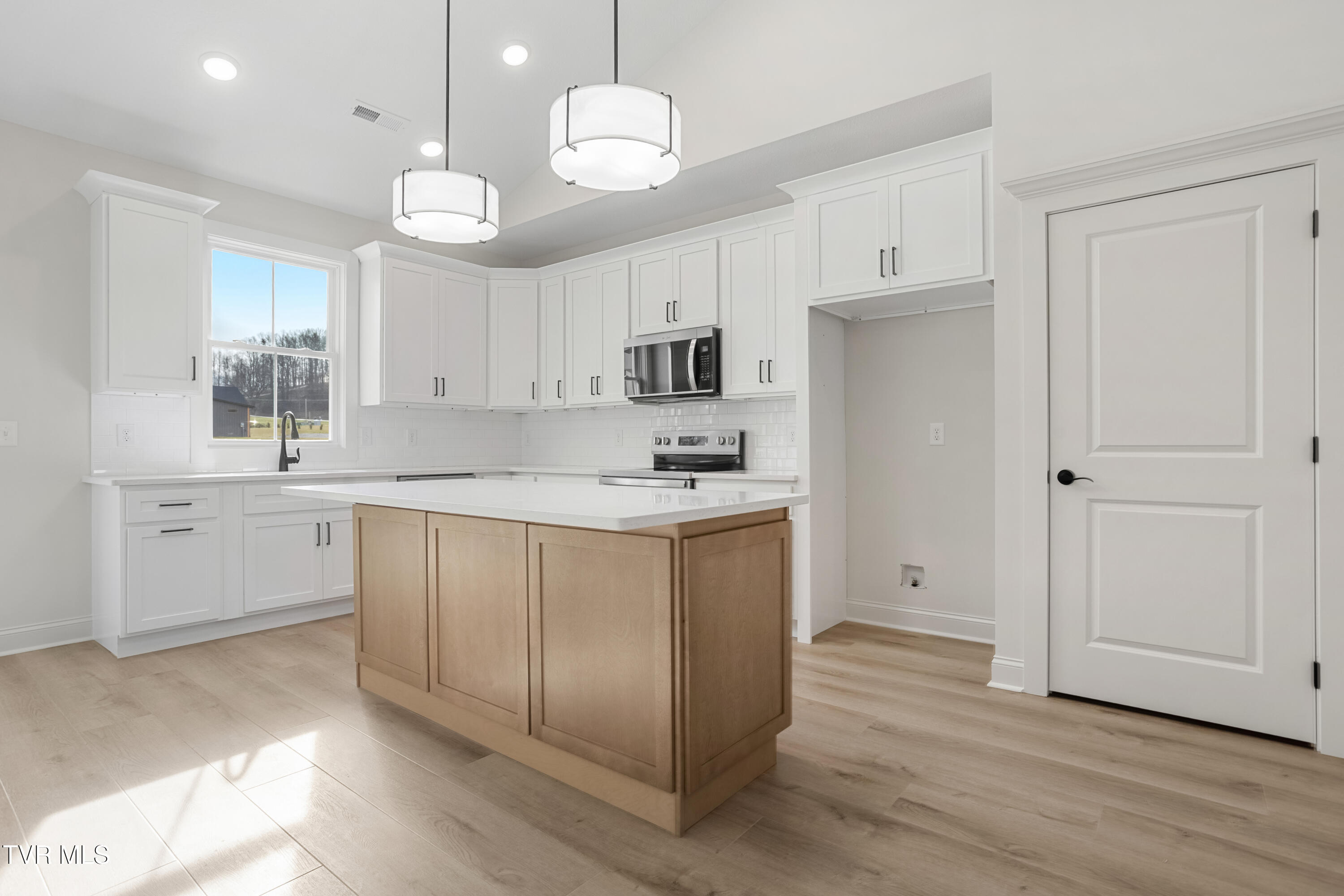 826 Hairetown Road Jonesborough, TN 37659 - Photo 10 of 37 Kitchen.2
