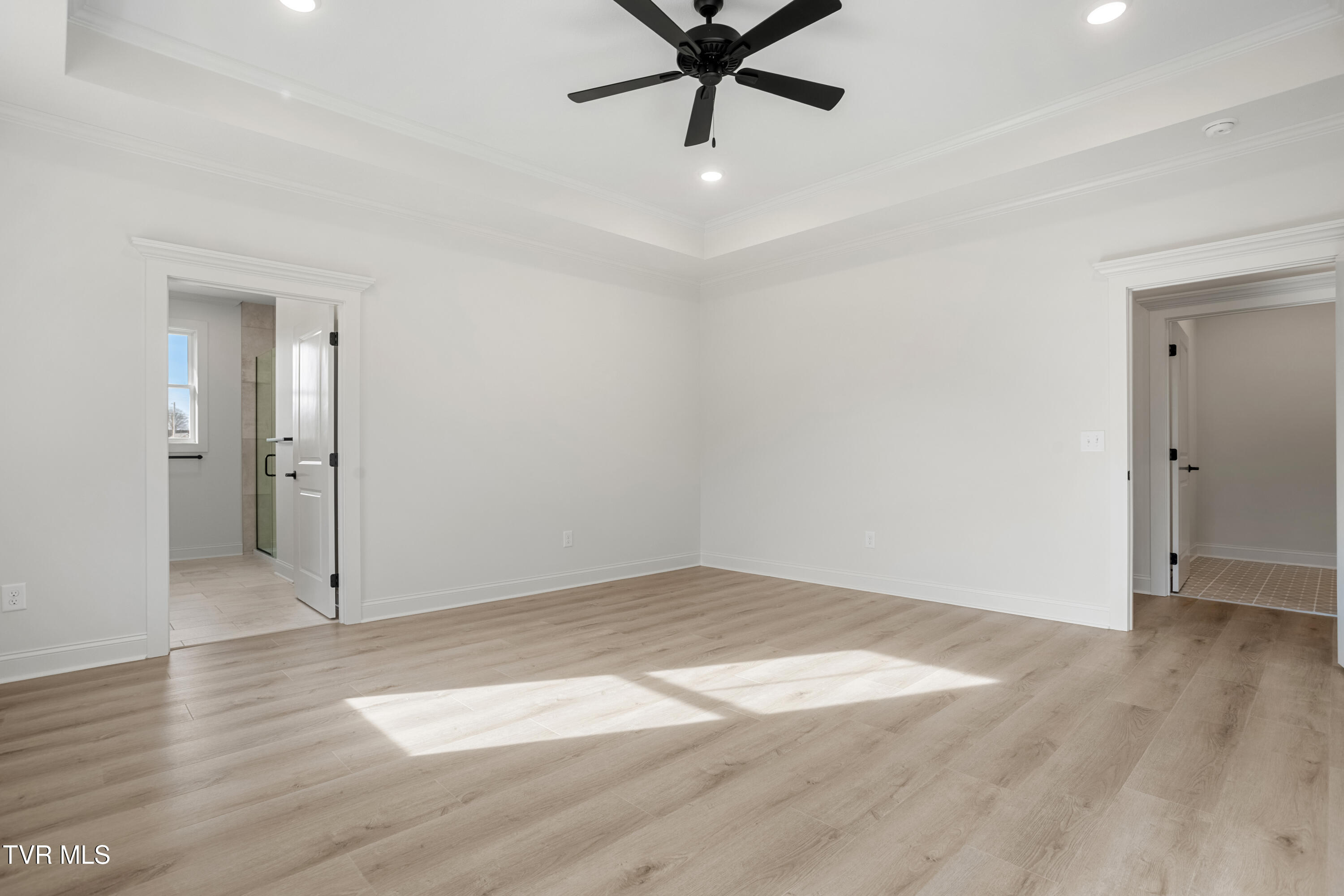 826 Hairetown Road Jonesborough, TN 37659 - Photo 21 of 37 Owners Suite