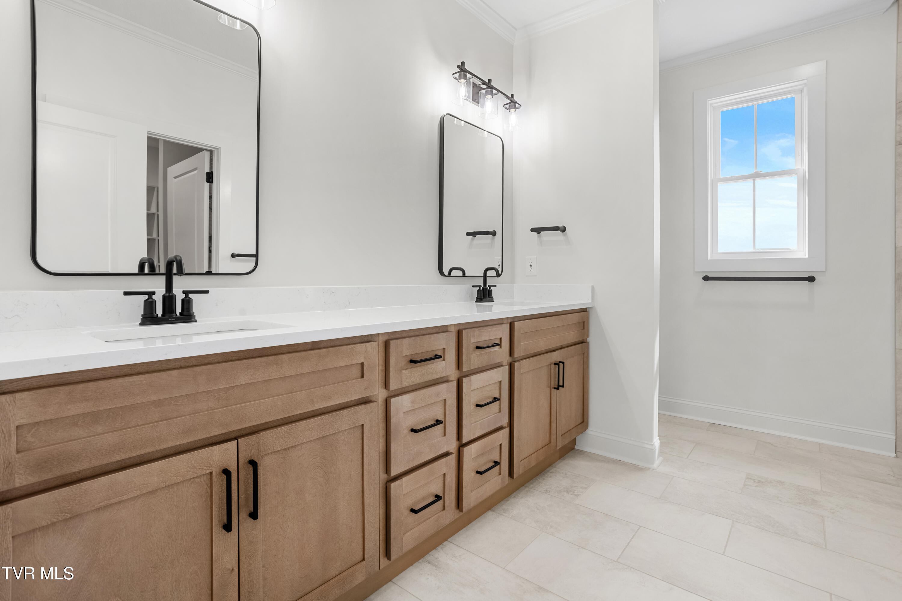 826 Hairetown Road Jonesborough, TN 37659 - Photo 22 of 37 Owners Suite Bath