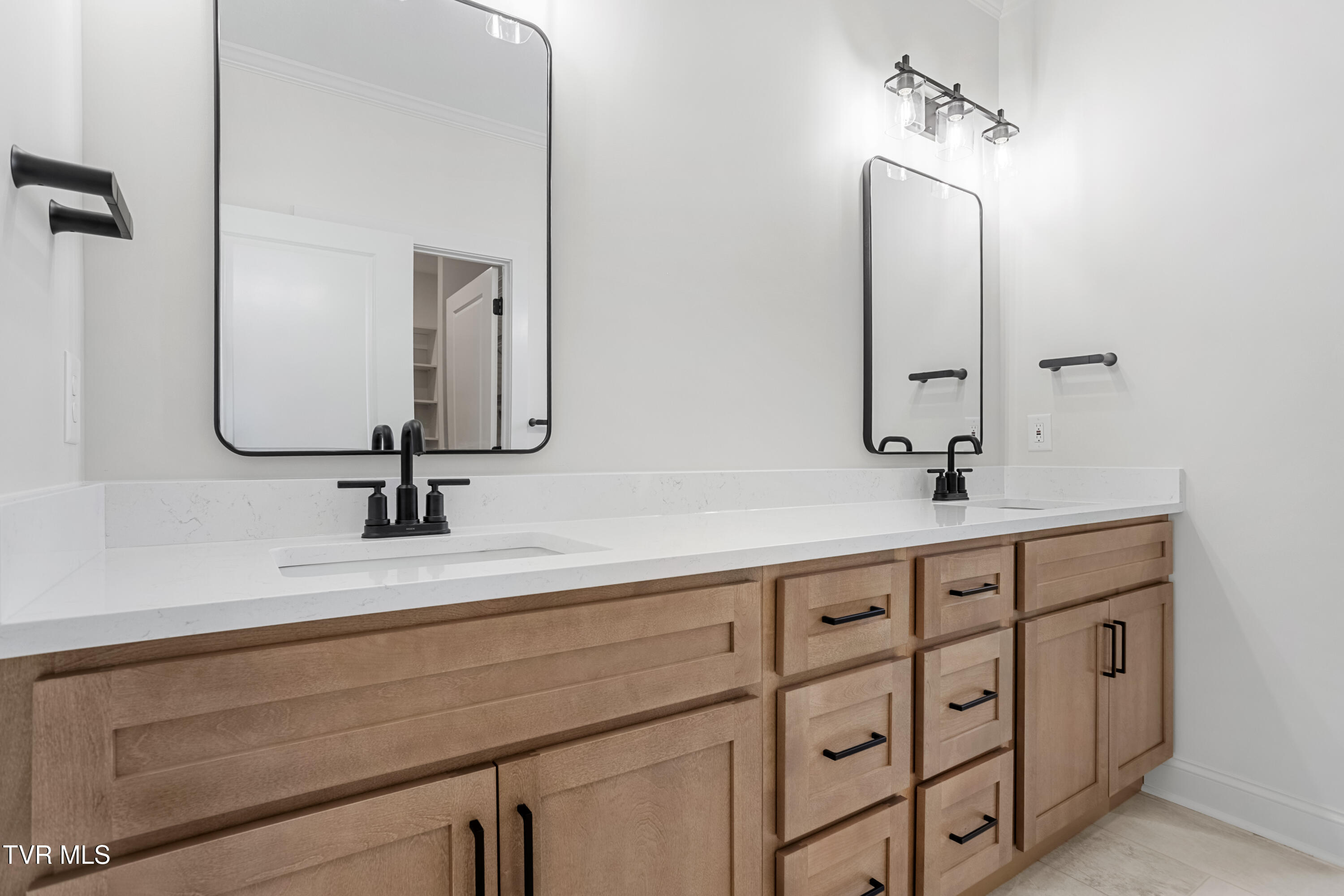 826 Hairetown Road Jonesborough, TN 37659 - Photo 24 of 37 Double Vanity Owners Suite