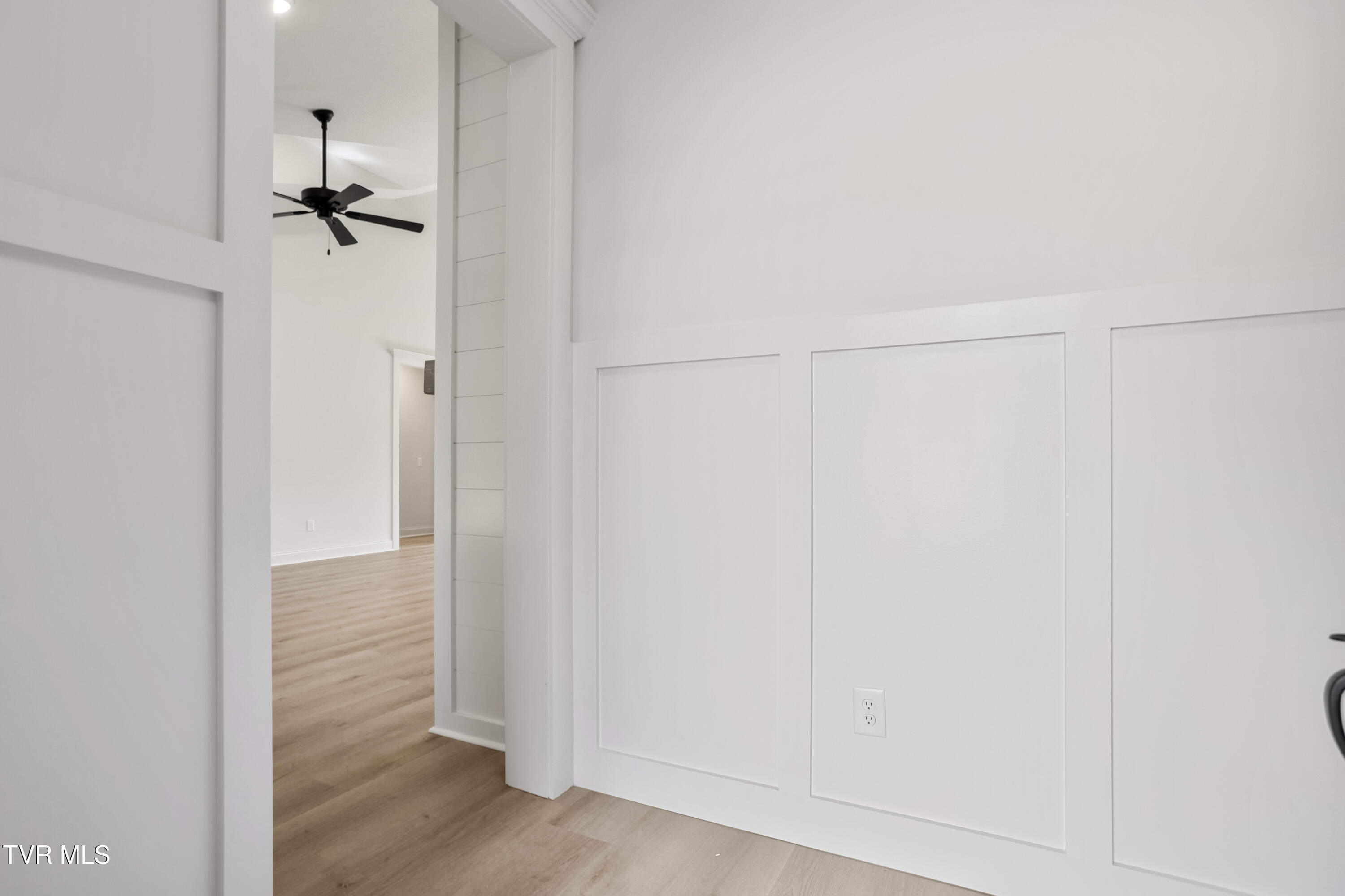 826 Hairetown Road Jonesborough, TN 37659 - Photo 6 of 37 Foyer