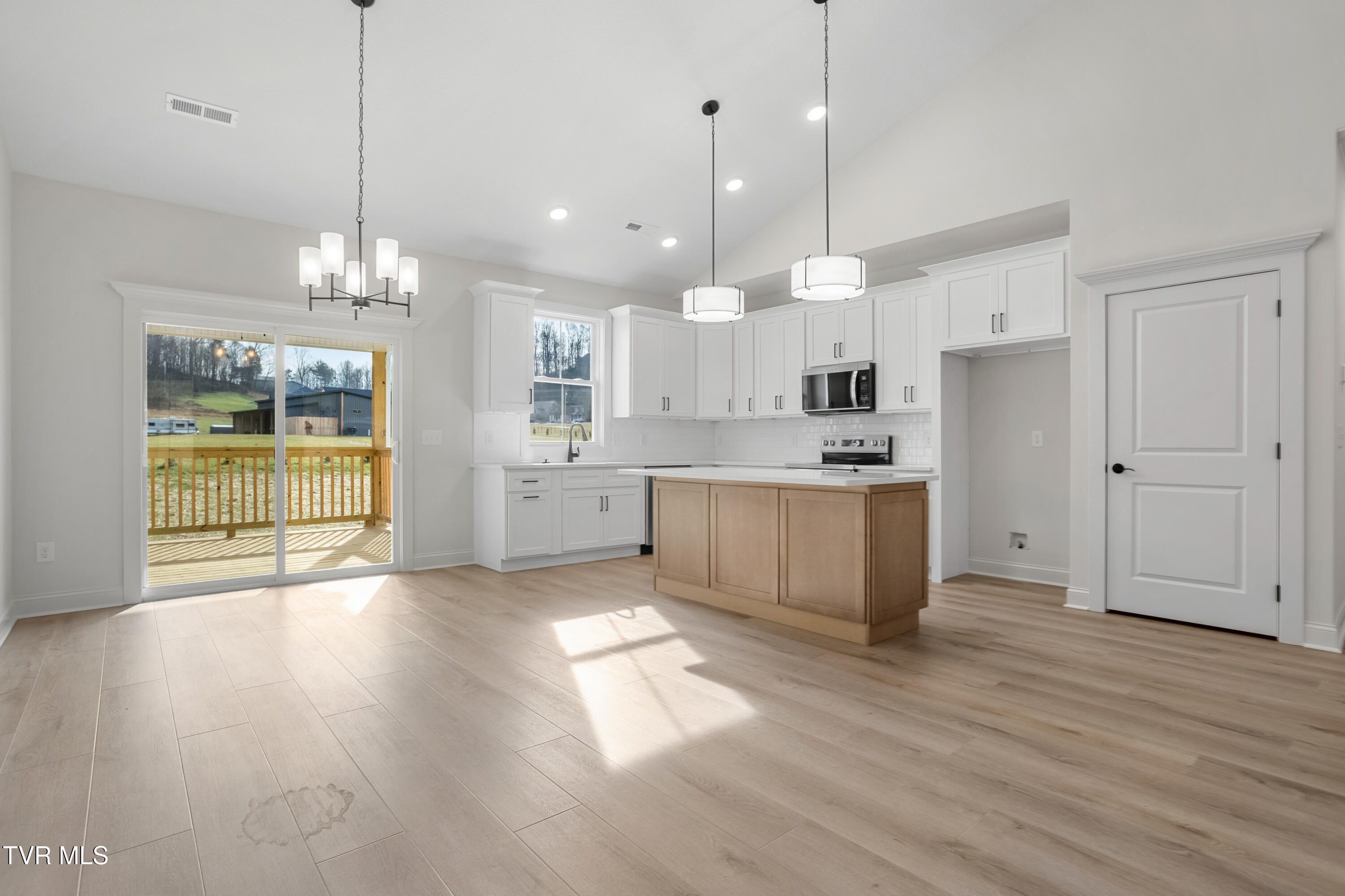 826 Hairetown Road Jonesborough, TN 37659 - Photo 9 of 37 Kitchen