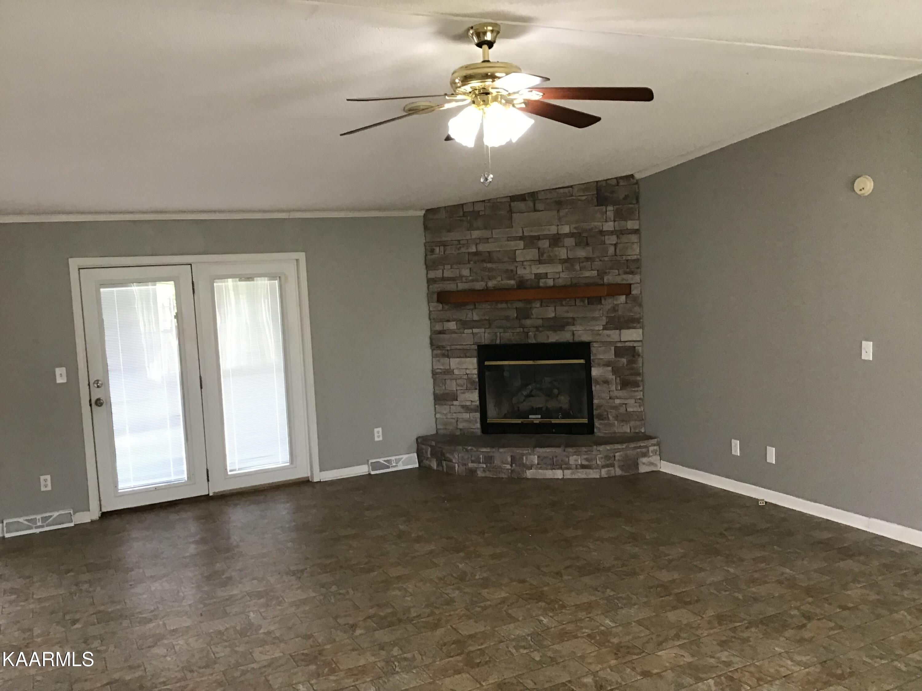 140 Keagle Farm Road Crossville, TN 38571 - Photo 5 of 14 4D5B1095-A736-4FB1-8F58-F487663D1B43