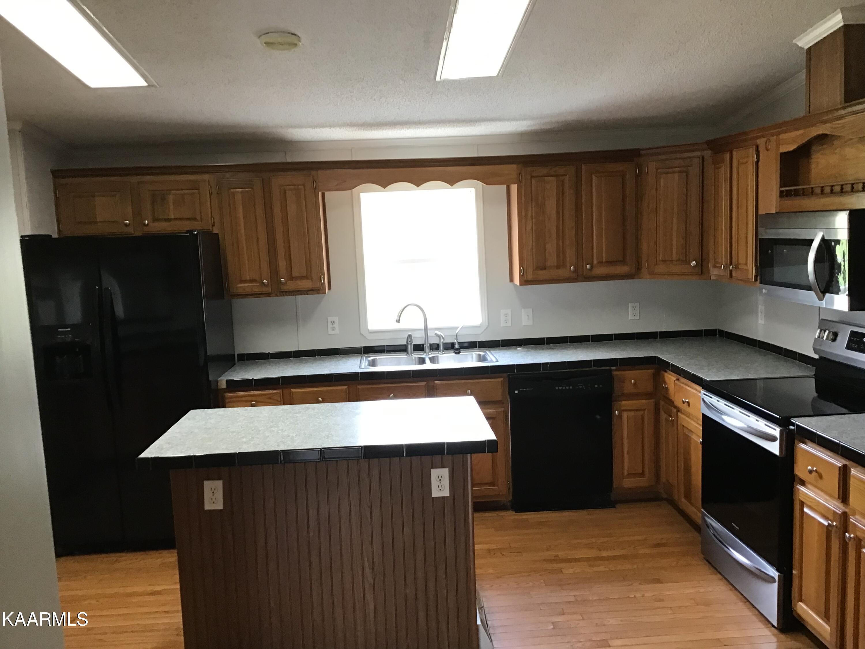 140 Keagle Farm Road Crossville, TN 38571 - Photo 7 of 14 C255B612-8BCB-4F39-A6BC-0376F48B1FD1