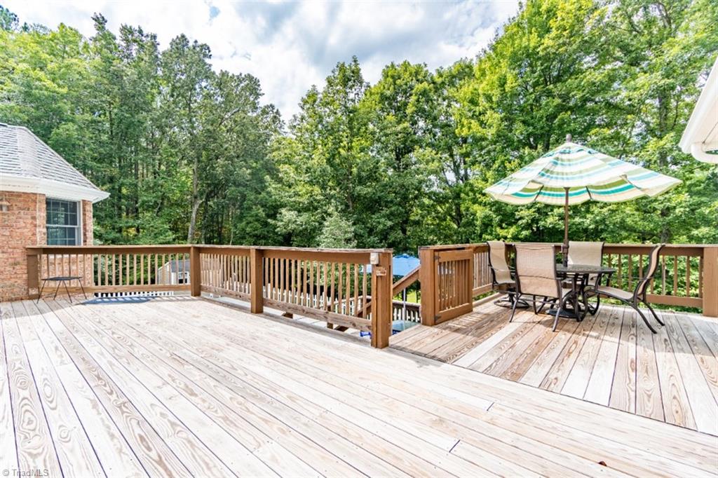 136 Hartgrove Road King, NC 27021 - Photo 9 of 32