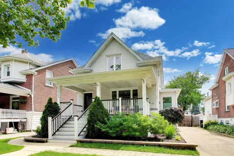 $1,025,000 | 3923 North Kilbourn Avenue, Chicago, IL 60641