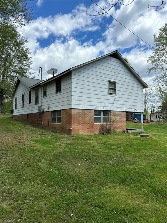 2960 Amostown Road Sandy Ridge, NC 27046 - Photo 3 of 8