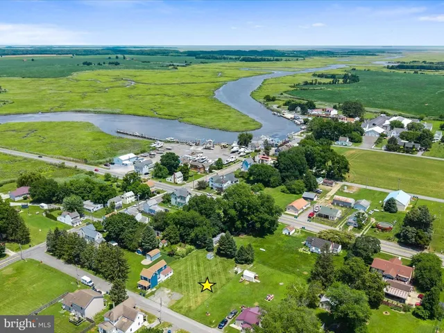 a view of an outdoor space