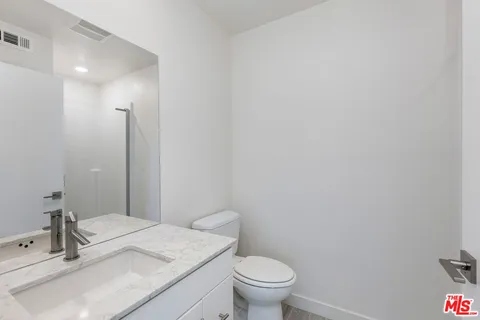 $4,500 | 2700 East Chaucer Street, Unit 34, Los Angeles, CA 90065