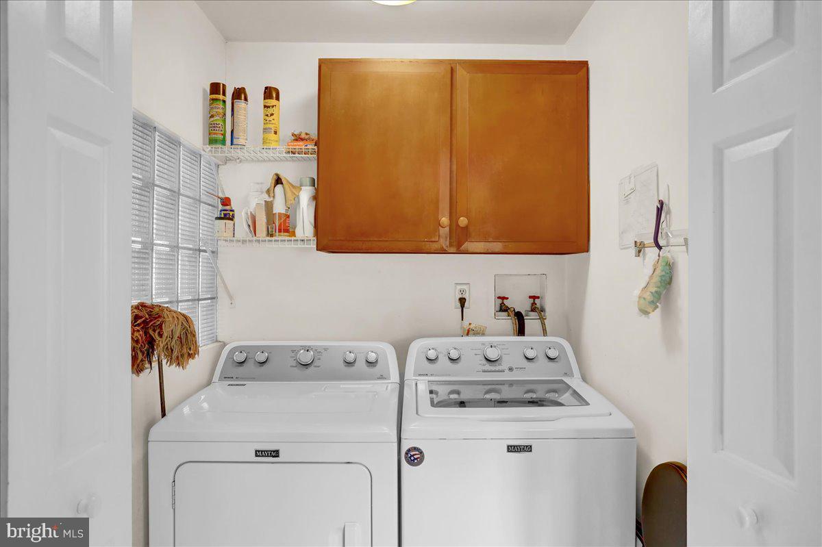 367 Waters Road York, PA 17403 - Photo 15 of 31 a utility room with dryer and washer