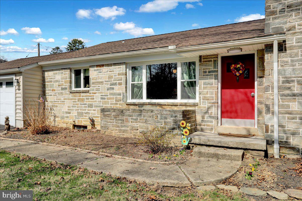 367 Waters Road York, PA 17403 - Photo 3 of 31 a front view of a house with a yard