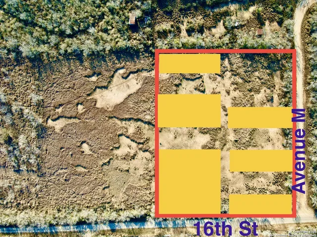 $16,000 | 4425 Avenue M, Christine, TX 78012